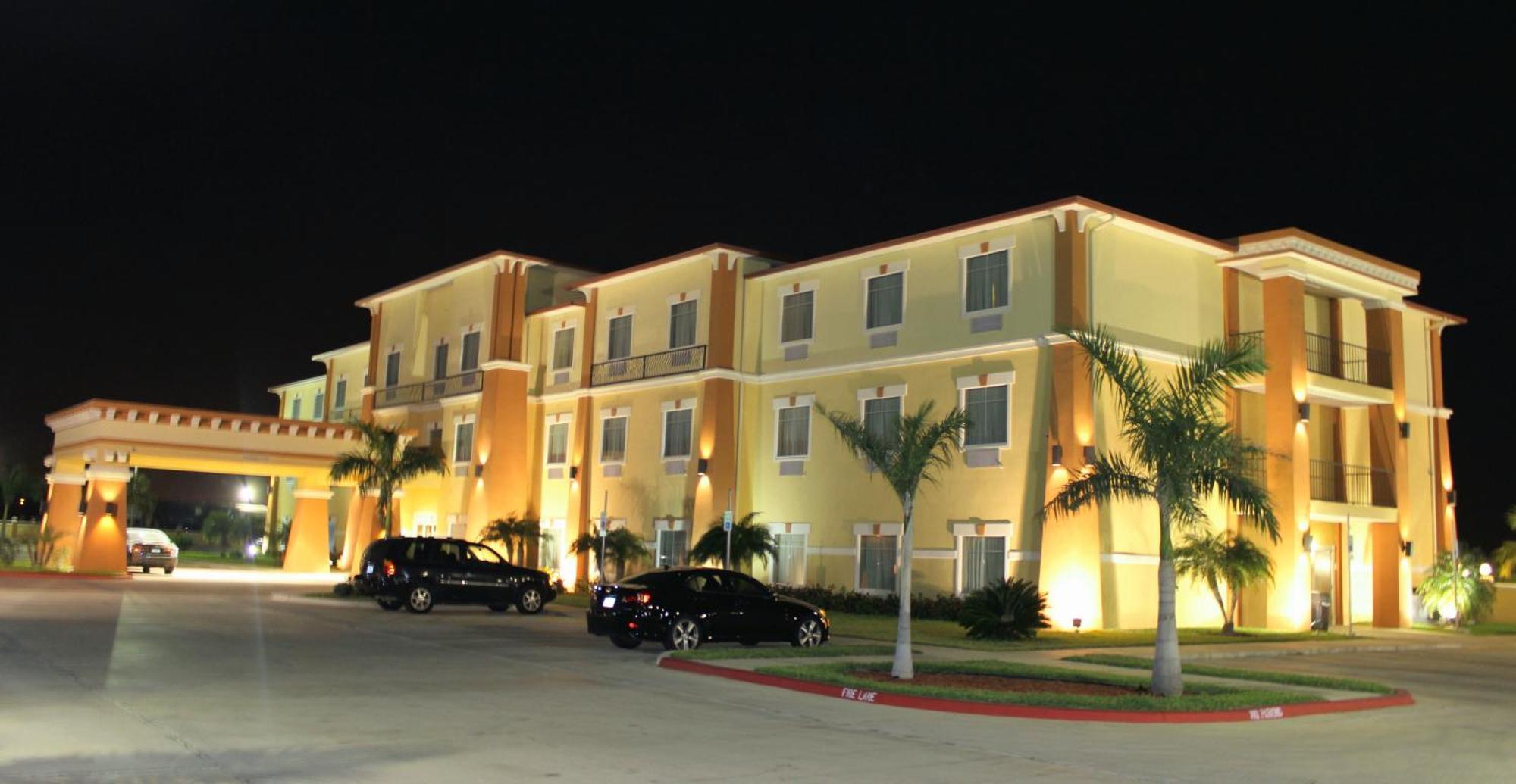 Super 8 By Wyndham Hidalgo At La Plaza Mall & Mcallen Airport Exteriör bild