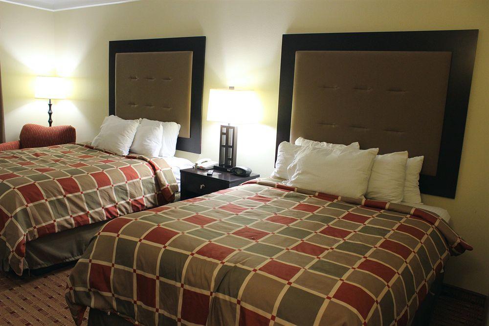 Super 8 By Wyndham Hidalgo At La Plaza Mall & Mcallen Airport Exteriör bild