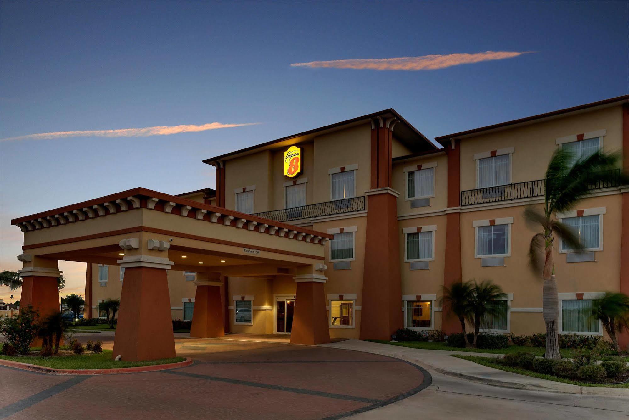 Super 8 By Wyndham Hidalgo At La Plaza Mall & Mcallen Airport Exteriör bild