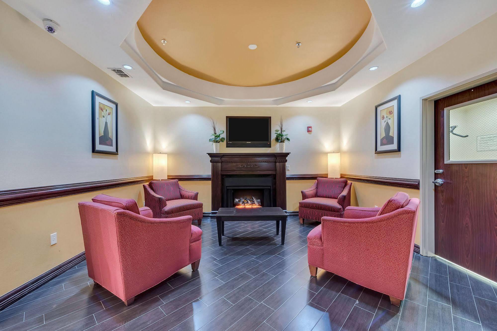 Super 8 By Wyndham Hidalgo At La Plaza Mall & Mcallen Airport Exteriör bild