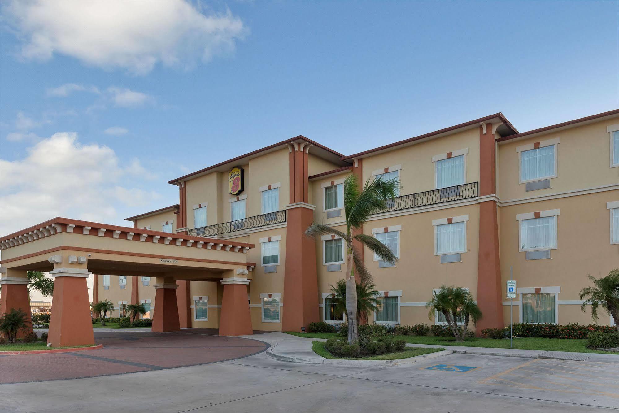Super 8 By Wyndham Hidalgo At La Plaza Mall & Mcallen Airport Exteriör bild